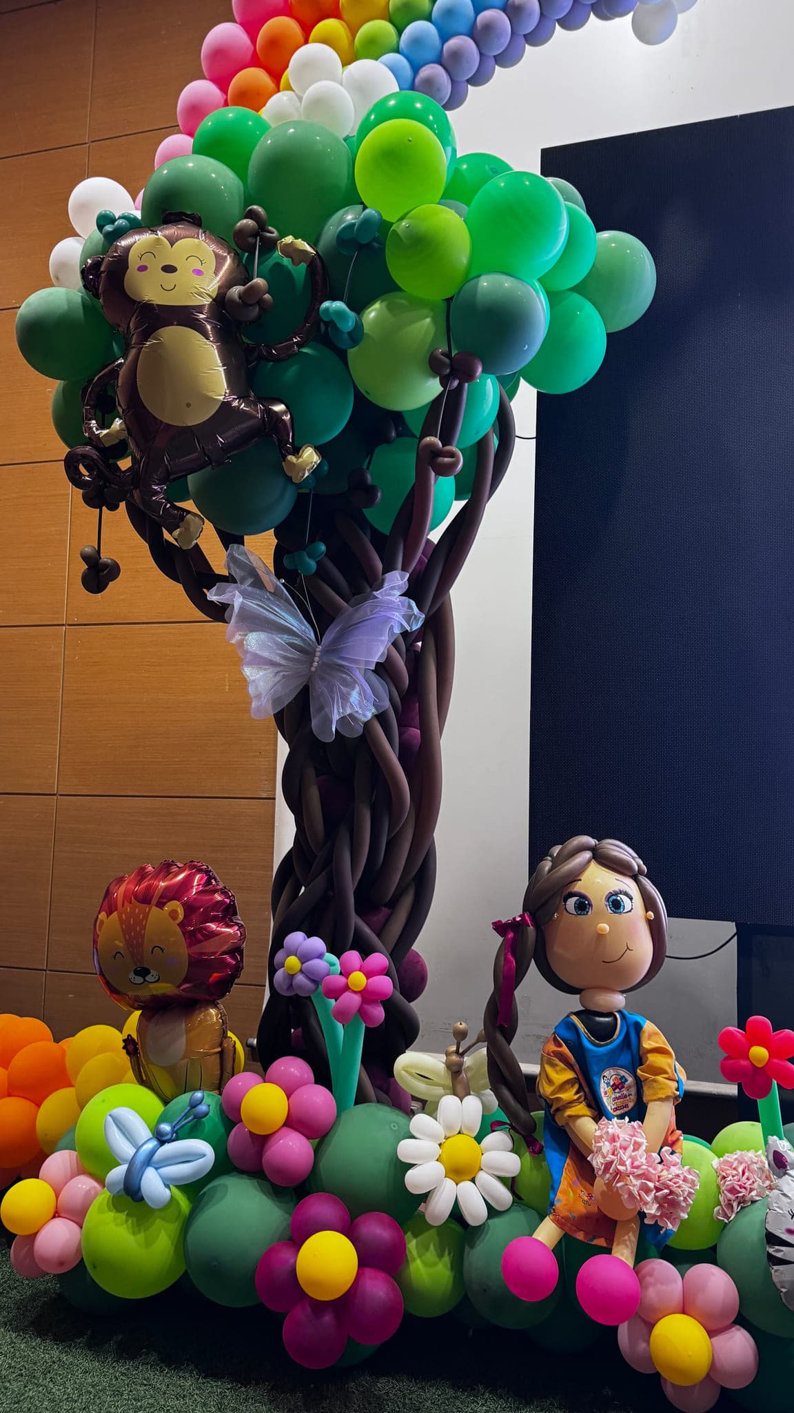 School & Graduation Balloon Decorations
