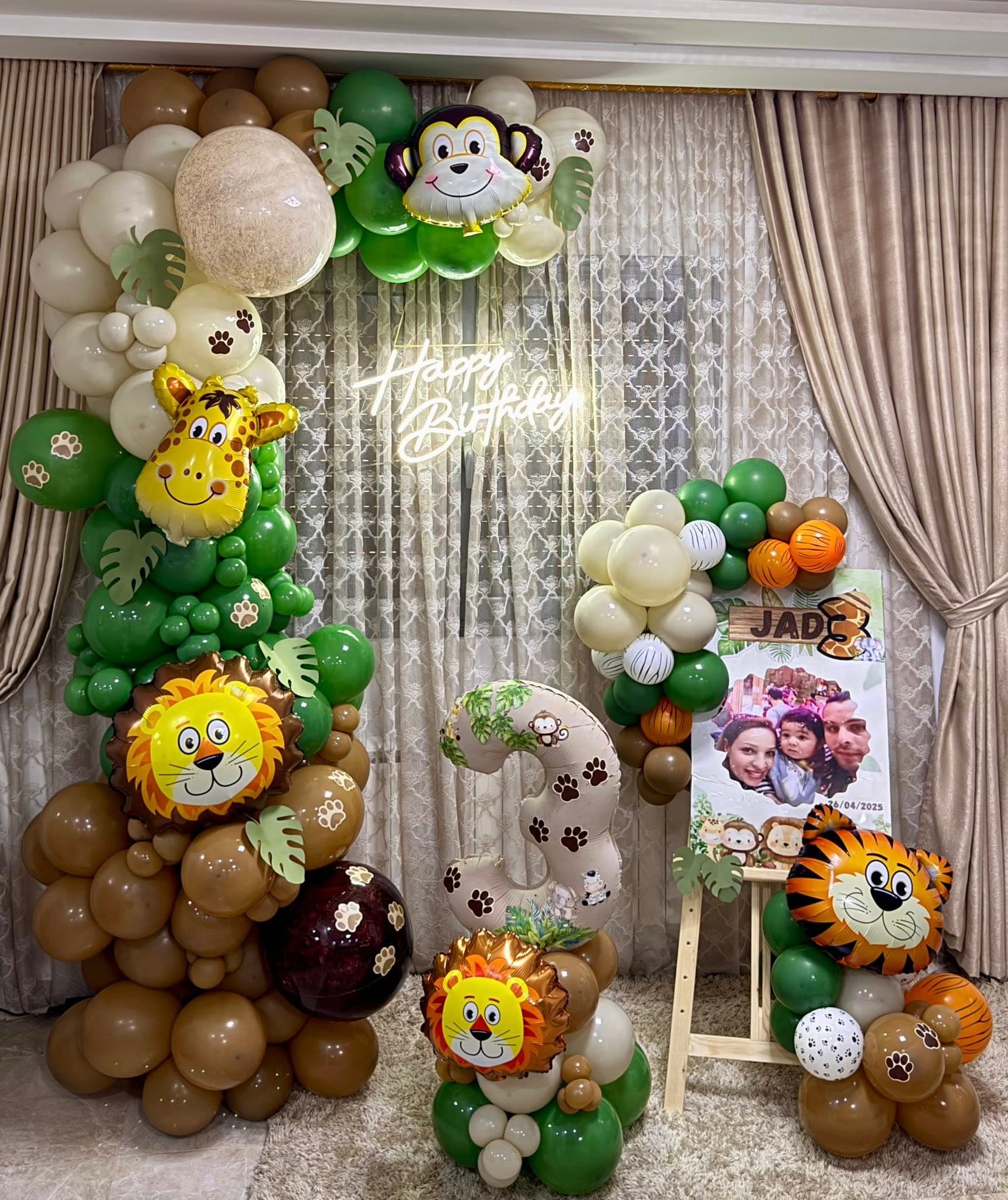 Jungle Adventure Balloon Decor