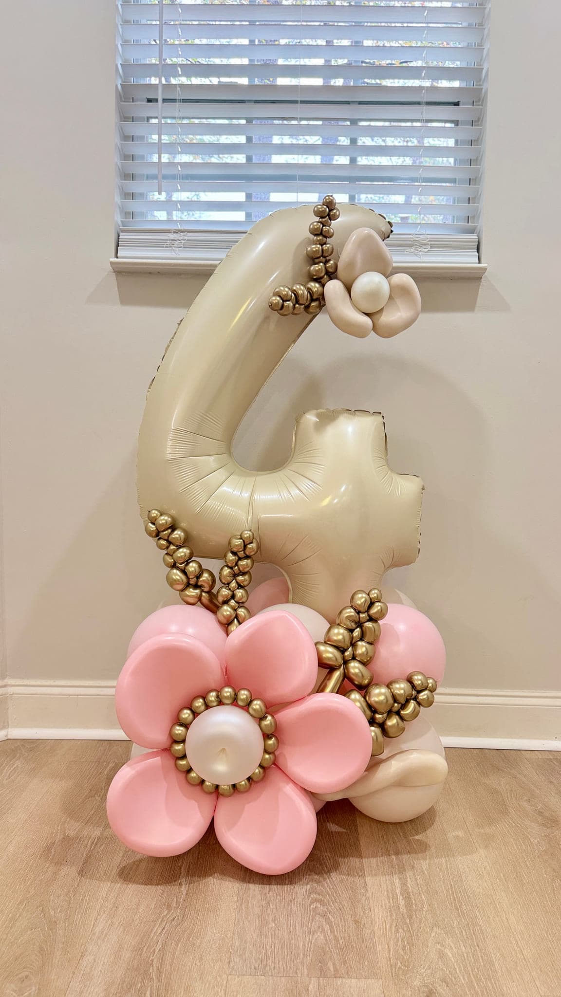 Flower balloon bouquet