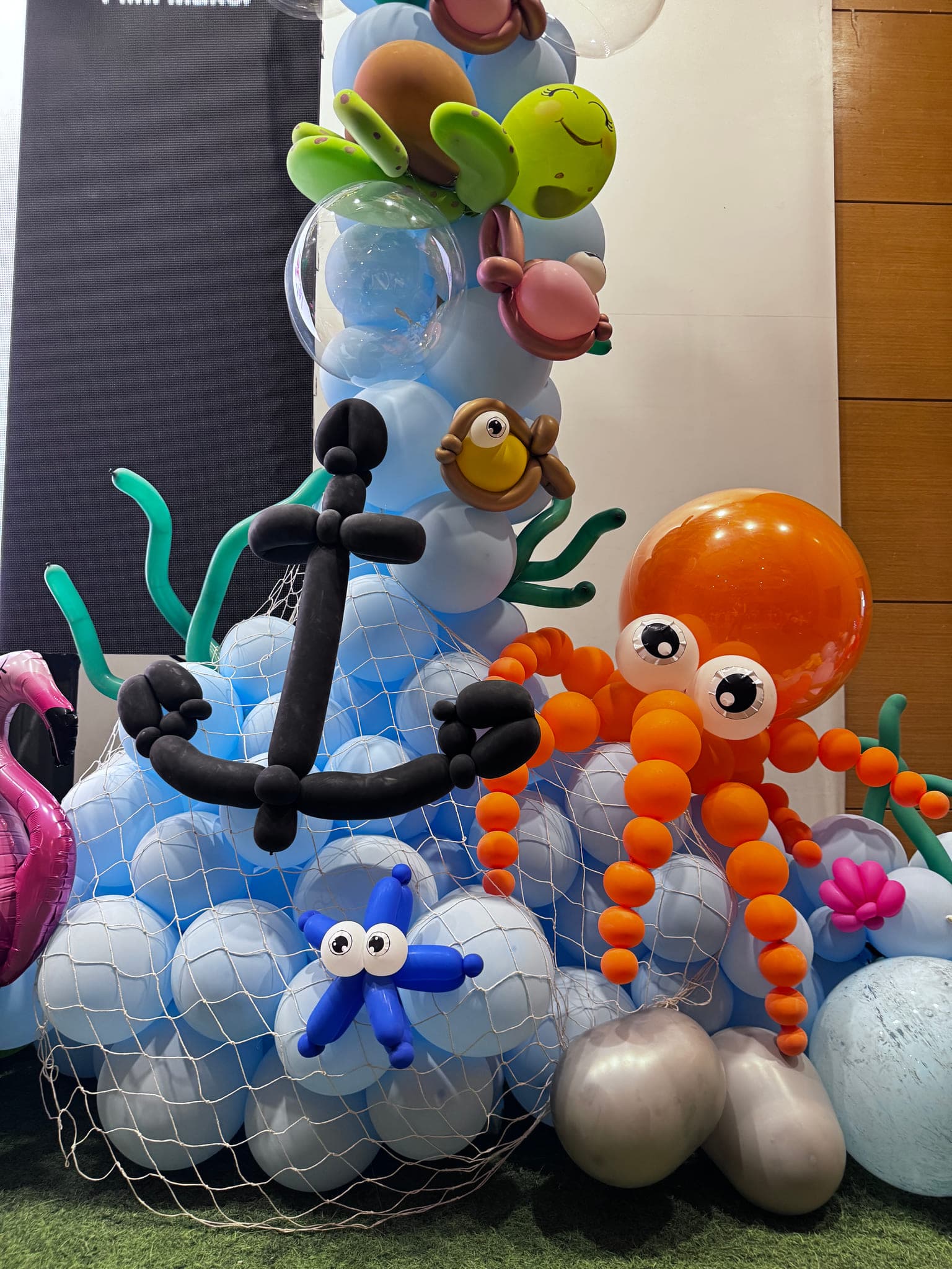 Under the Sea Balloon Column